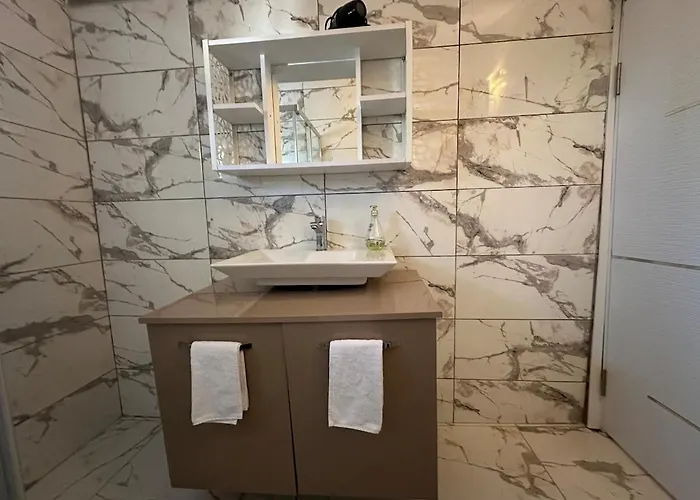 With Private Pool וילה