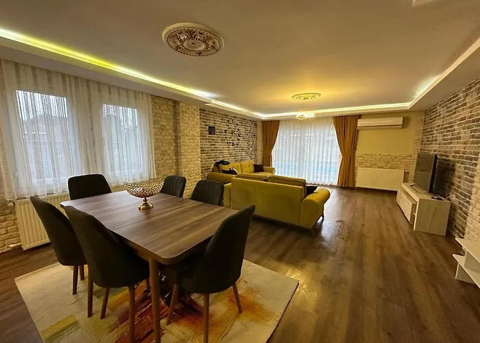 With Private Pool וילה