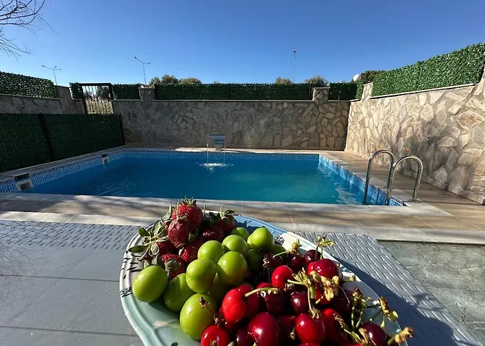 With Private Pool קוסדסי