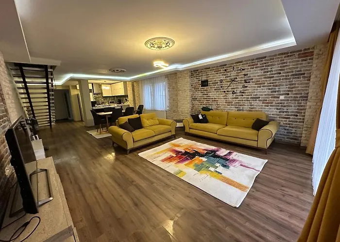 With Private Pool וילה