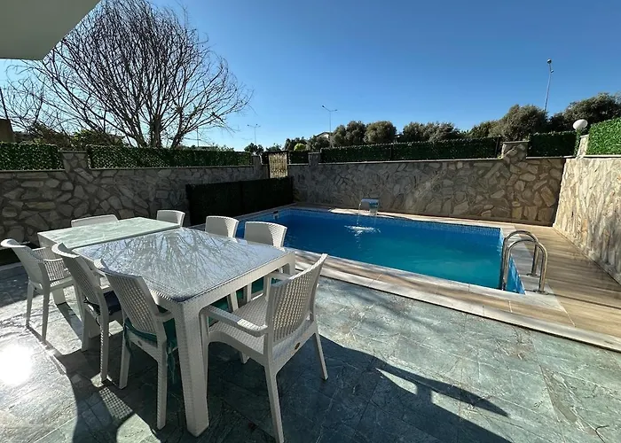 Villa With Private Pool *