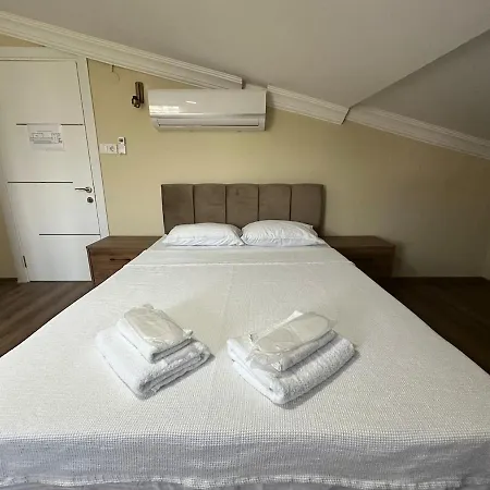 With Private Pool וילה